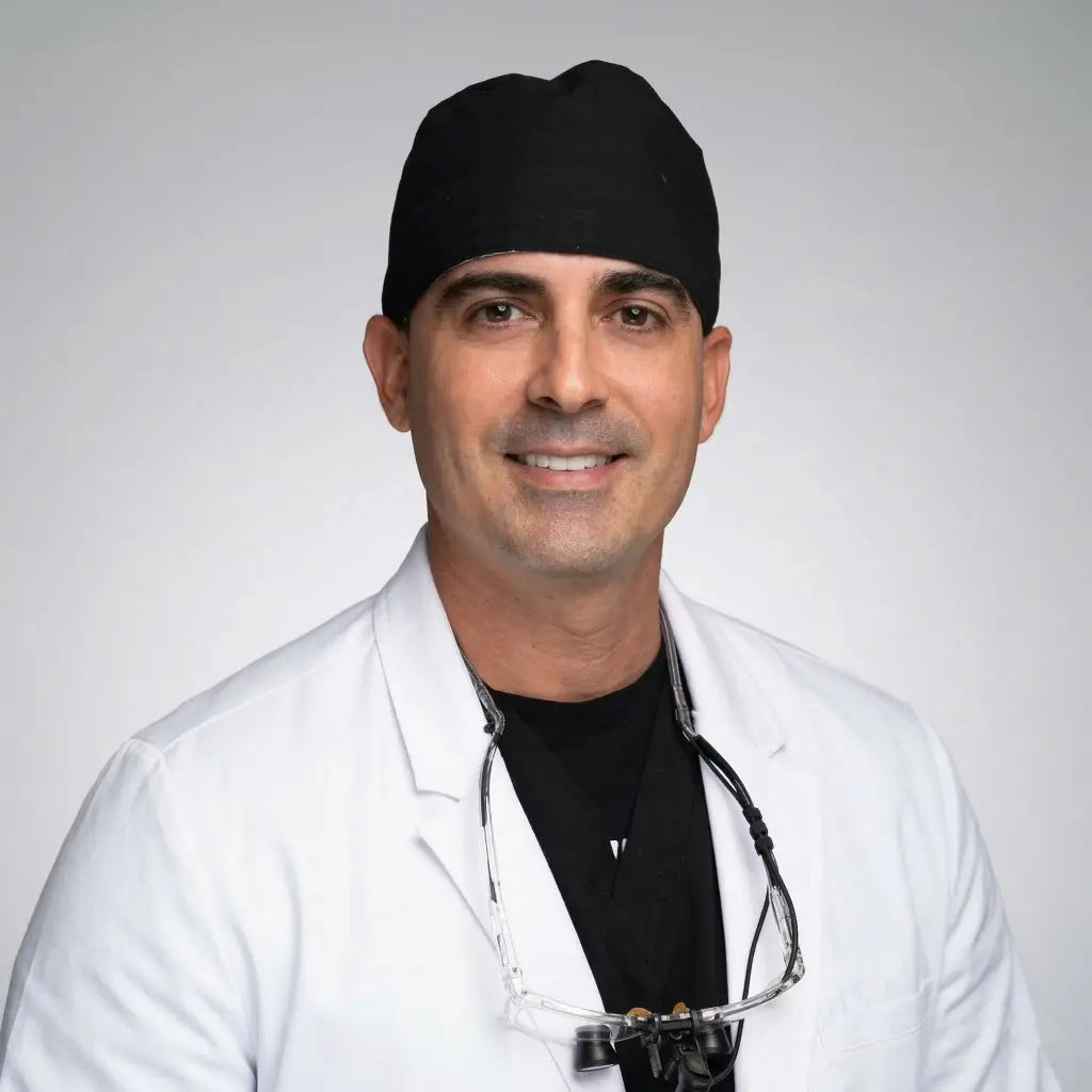 Dr. Roger Ramos Navarro